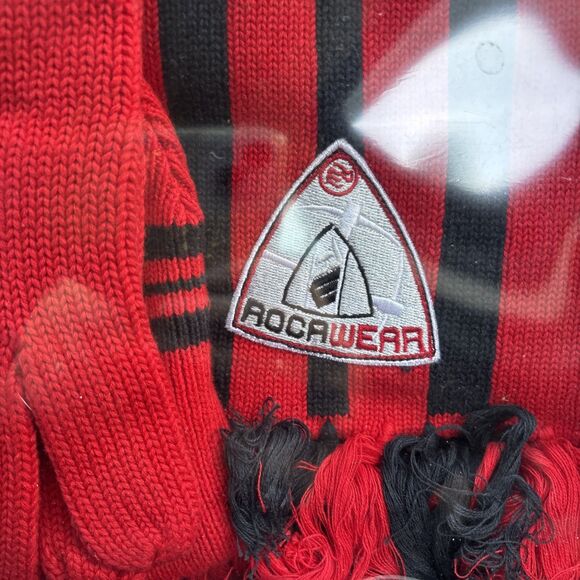 Y2K Rocawear Hat Glove And Scarf  Gift Set In Original Box. Red And Blue. - Picture 5 of 5